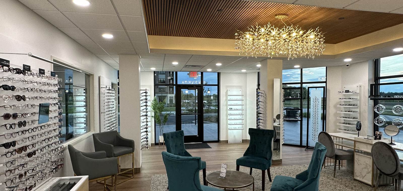 A rebuilt optical floor with illuminated frame walls